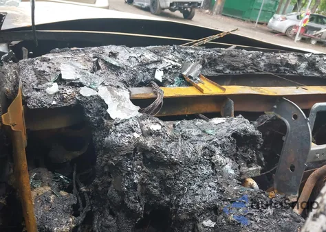 2002 Dodge Dakota Sport from USA, damaged, VIN 1B7HL38X92S564699